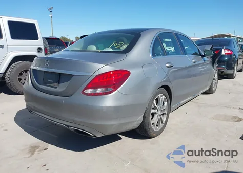 2015 Mercedes-Benz C 300 из США, поврежденный, VIN 55SWF4JBXFU095675